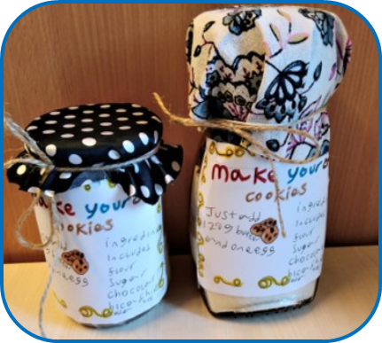 Cookie jars made by students